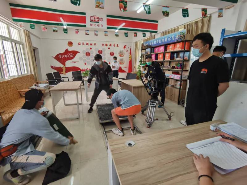 一支视频激活品牌生命力｜康定县产品视频拍摄公司的创意魔法秀